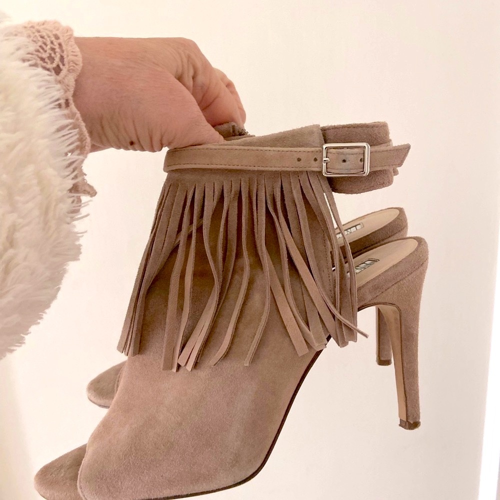 INC International concepts Sexy Suede pump in perfect condition!  Barely worn LN